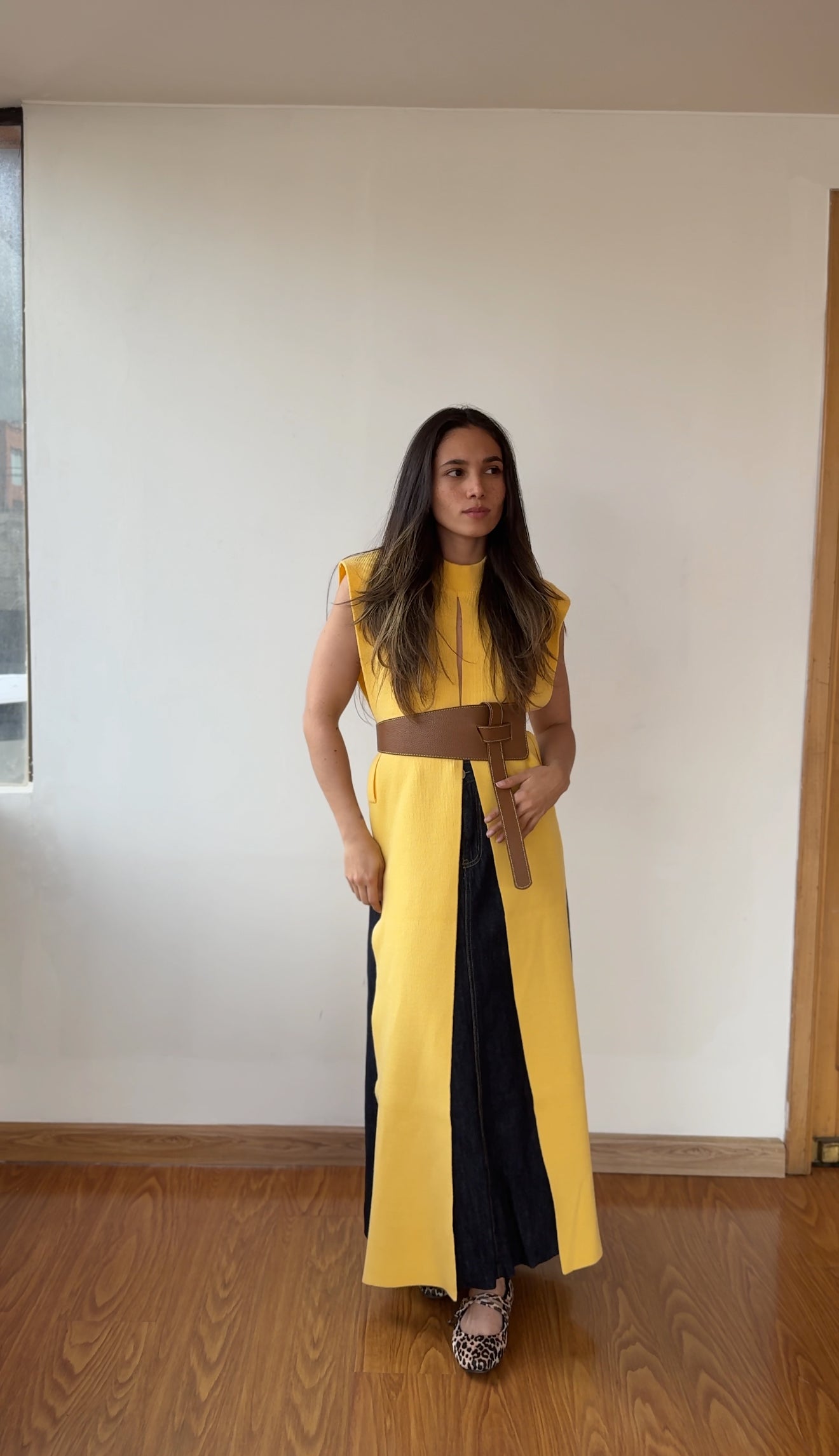 Bold top butter yellow