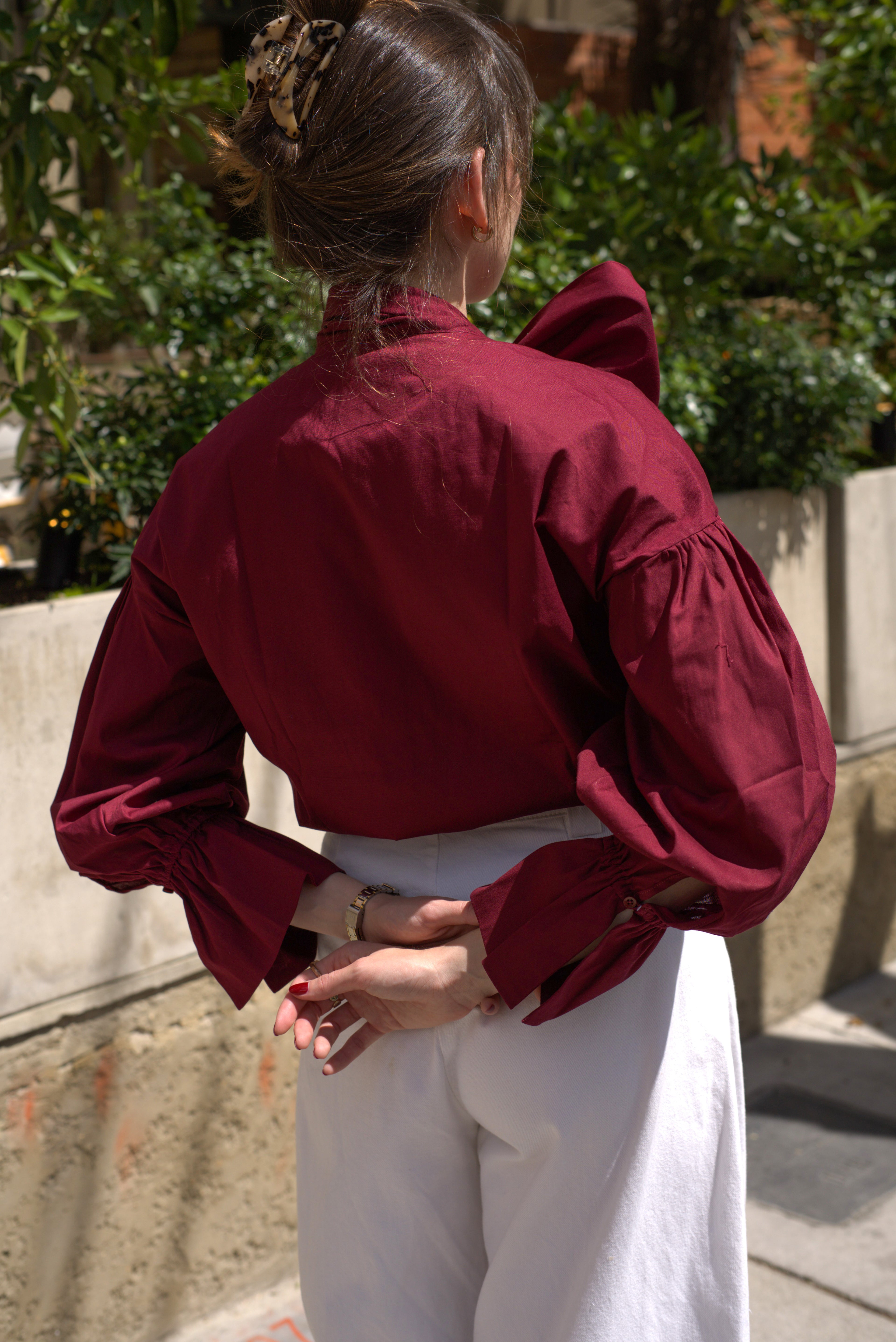 Camisa inoportuna Vino