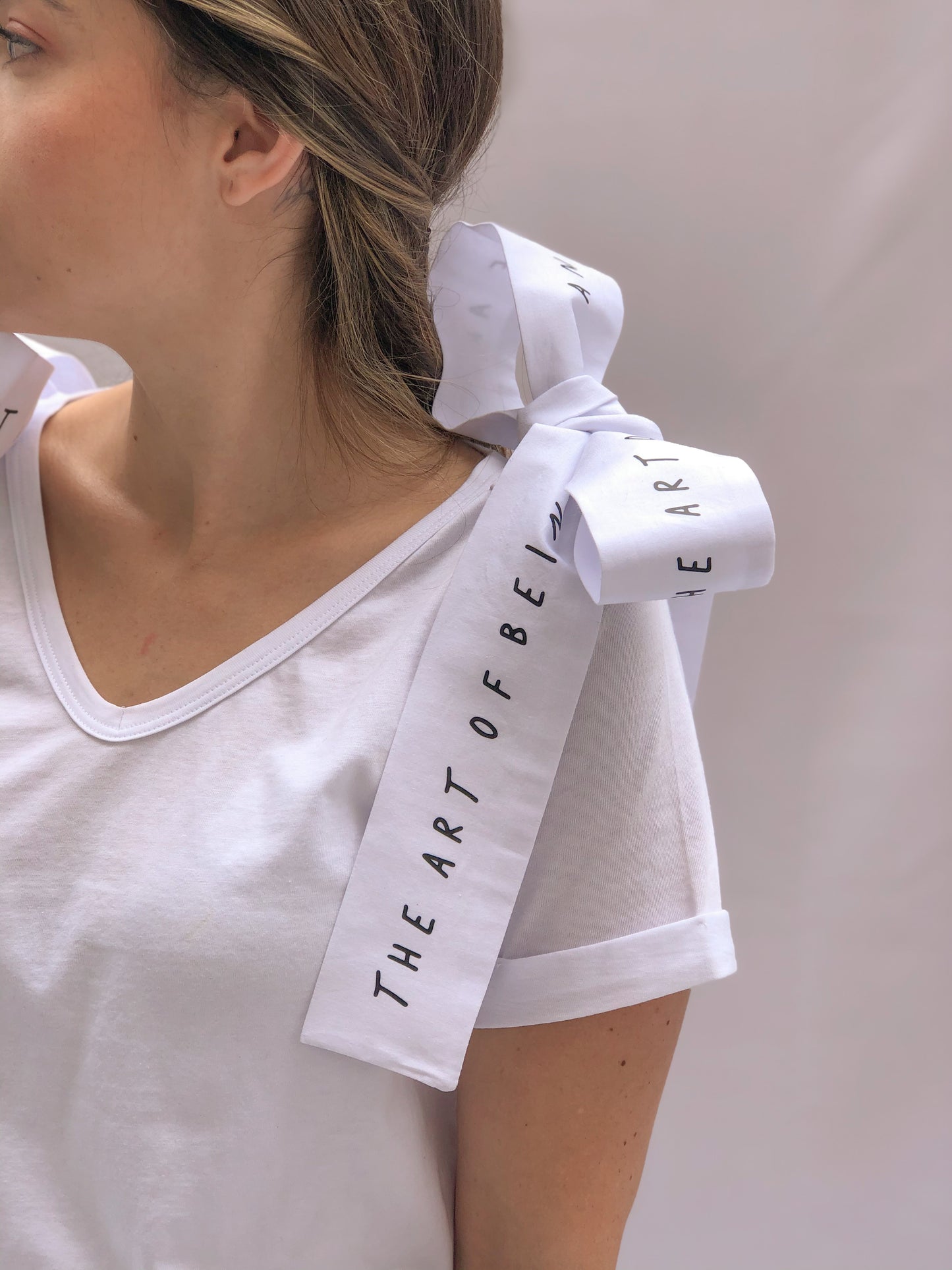Camiseta lazos blancos